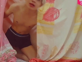 Steamy solo performance from Linen Sheet Goddess – Hansel Thio’s fans rejoice!