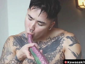 Yoshi Kawasakis hardcore anal scene with toy and prolapse fetish