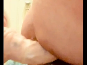 AoiPony’s self-pleasure with an anal toy