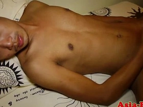 Young Asian amateur gets bareback sex with a cum shot
