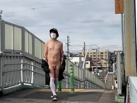 Sissy Ma Yuchans naked adventure on a public bridge
